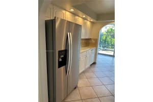 200 172nd St APT 320, Sunny Isles Beach, FL 33160, Sold 01/21/25