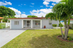 821 NW 40th Ave, Miami, FL 33126, - MLS#A11677290