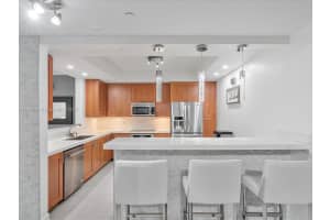 3340 NE 190th St APT 1006, Aventura, FL 33180, Sold 12/27/24