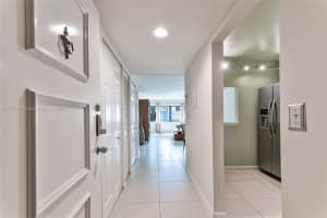 301 Racquet Club Rd APT 108, Weston, FL 33326, Sold 02/06/25