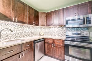 301 Racquet Club Rd APT 108, Weston, FL 33326, Sold 02/06/25