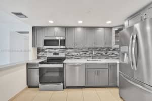 20505 E Country Club Dr APT 938, Aventura, FL 33180, Sold 03/28/25