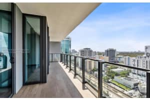 88 Sw 7th St 1710, Miami