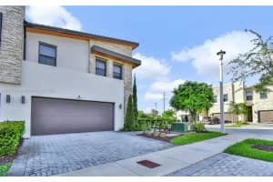 8142 NW 105th Ct, Doral, FL 33178, Sold 01/31/25