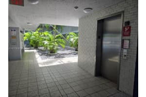 8201 NW 8th St # 1-109, Miami, FL 33126, Sold 12/23/24
