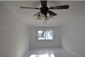 251 Galen Dr 204e, Key Biscayne