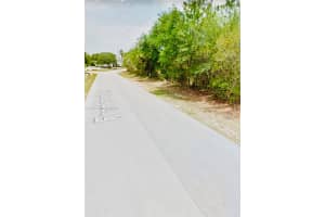 22 Frankford Ln Palm Coast, FL 32137 Sold 12/05/24