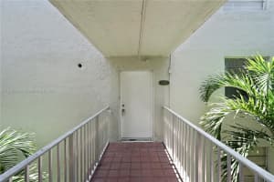 10090 NW 80th Ct APT 1325, Miami Lakes, FL 33016, Sold 03/27/25