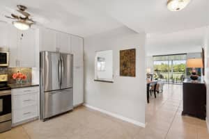 9611 N Hollybrook Lake Dr APT 207, Pembroke Pines, FL 33025, Sold 12/30/24