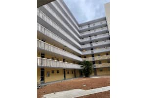 15600 NW 7th Ave APT 114, Miami, FL 33169, Sold 05/08/25