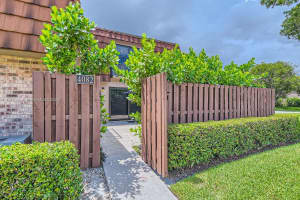 4082 Forest Hill Dr, Hollywood, FL 33026, Sold 01/17/25