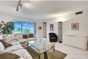 9461 Sunrise Lakes Blvd APT 307, Sunrise, FL 33322, Sold 12/19/24