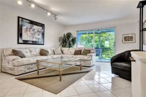 9461 Sunrise Lakes Blvd APT 307, Sunrise, FL 33322, Sold 12/19/24