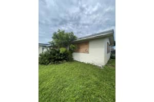 8621 NW 15th Ct, Pembroke Pines, FL 33024, Sold 11/15/24