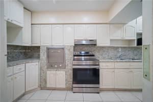 555 NE 157th St, Miami, FL 33162, Sold 01/08/25