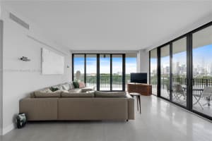 1000 Venetian Way APT 804, Miami Beach, FL 33139, Sold 12/16/24