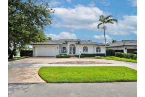 9026 Nw 173rd Ter, Hialeah