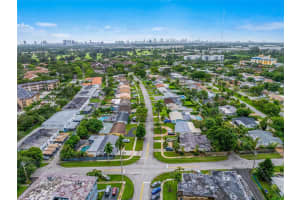 543 S Crescent Dr, Hollywood, FL 33021, Sold 12/02/24