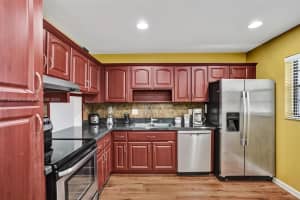 200 Berkley Rd APT 203, Hollywood, FL 33024, Sold 11/13/24