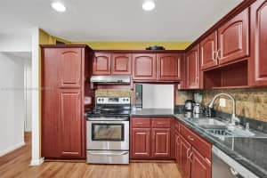 200 Berkley Rd APT 203, Hollywood, FL 33024, Sold 11/13/24