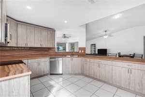 600 SE 25th Ln, Homestead, FL 33033, Sold 10/31/24