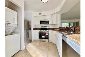 3405 NW 44th St APT 104, Lauderdale Lakes, FL 33309, - MLS#A11679276
