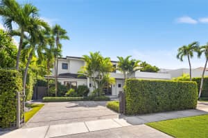 2370 Bayview Ln North Miami, FL 33181 - Off Market