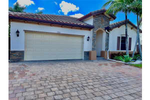 2706 NE 1st St, Homestead, FL 33033, Sold 01/10/25