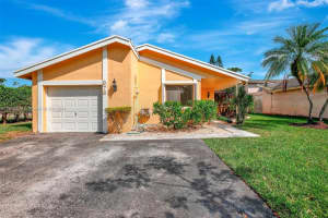 978 NW 89th Ave, Pembroke Pines, FL 33024, Sold 12/09/24