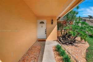 978 NW 89th Ave, Pembroke Pines, FL 33024, Sold 12/09/24