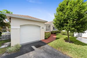 11832 NW 13th St, Pembroke Pines, FL 33026, Sold 01/17/25