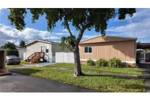 21531 NW 3rd Pl, Pembroke Pines, FL 33029, Sold 01/30/25