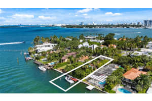 330 W Rivo Alto Dr Miami Beach, FL 33139 - MLS#A11679795