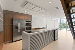 2950 NE 188th St APT 331, Aventura, FL 33180, Sold 05/30/25