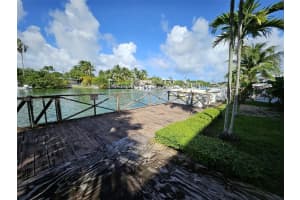 2137 Calais Dr APT 15, Miami Beach, FL 33141, Sold 12/31/24