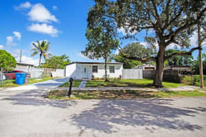 3761 SW 45th Ave, West Park, FL 33023, Sold 12/19/24