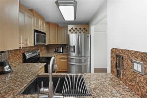 8851 NW 119th St Unit 2227-2, Hialeah Gardens, FL 33018, Sold 12/23/24