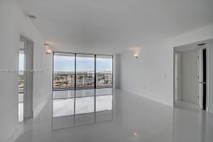 20505 E Country Club Dr 1931, Aventura