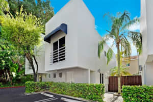 2945 Bridgeport Ave, Miami, FL 33133, Sold 01/27/25