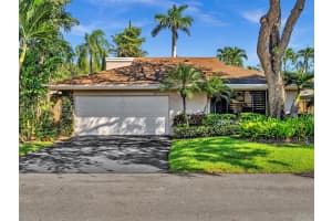 122 Laurel Rd, Hollywood, FL 33021, Sold 03/14/25