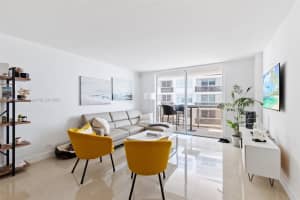 6039 Collins Ave APT 1423, Miami Beach, FL 33140, Sold 02/21/25