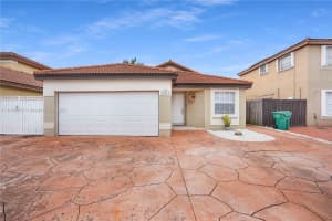 19832 NW 86th Ave, Hialeah, FL 33015, Sold 03/25/25