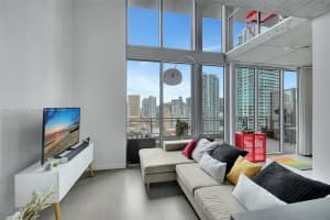 690 SW 1st Ct APT 3113, Miami, FL 33130, Sold 01/31/25
