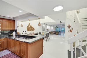 20412 Ne 34th Ct, Aventura