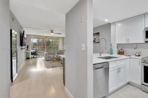 9510 Seagrape Dr, Davie, FL 33324, Sold 12/02/24