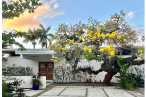 1139 Washington St, Hollywood, FL 33019, Sold 07/11/25
