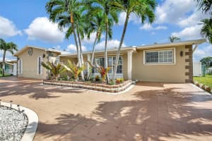 301 NW 93rd Ave, Pembroke Pines, FL 33024, Sold 04/17/25