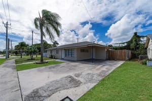 617 S 12th St, Lantana, FL 33462, Sold 12/27/24