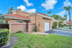 12048 S Las Palmas Dr, Pembroke Pines, FL 33025, Sold 12/16/24