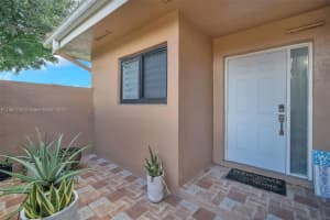 12048 S Las Palmas Dr, Pembroke Pines, FL 33025, Sold 12/16/24